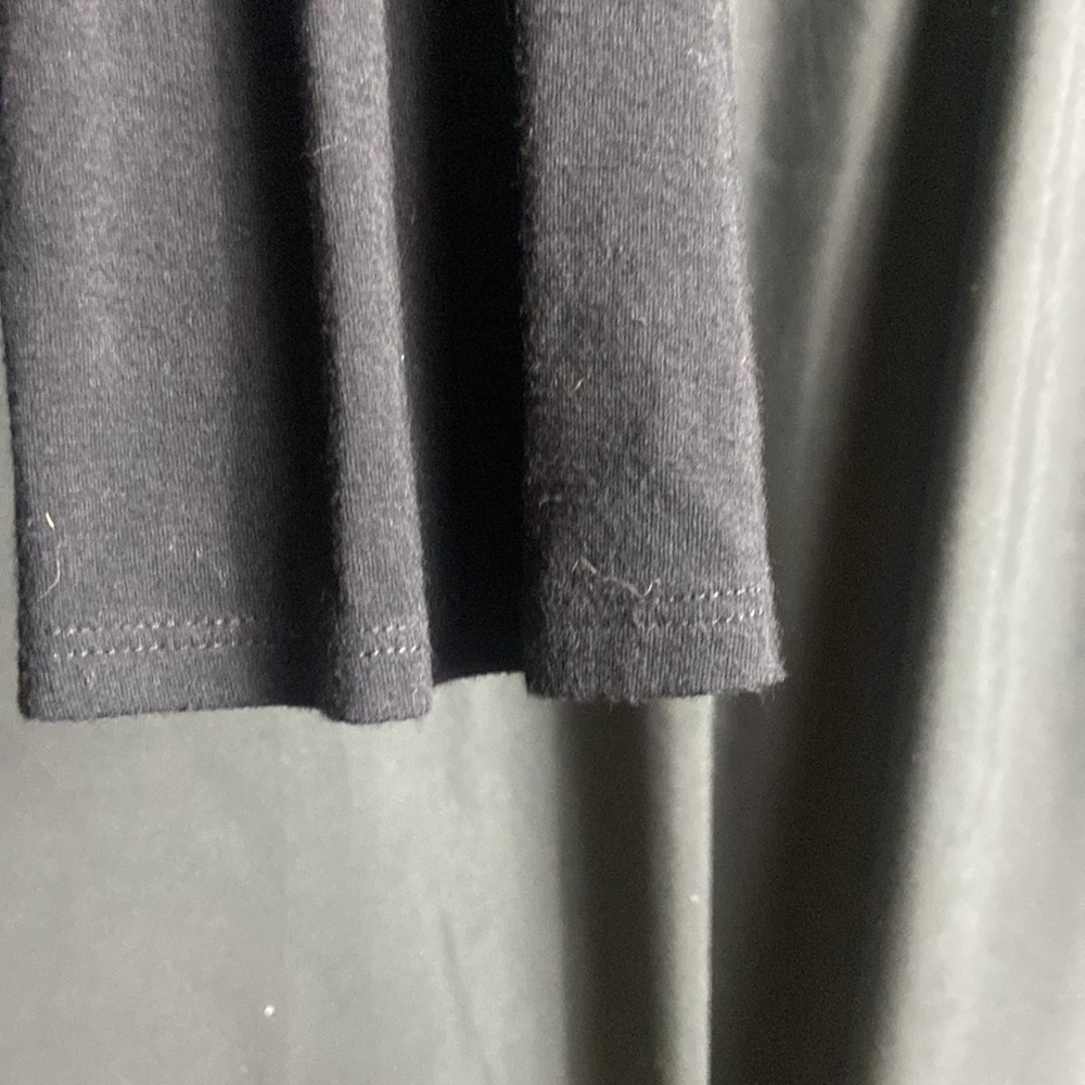 White House Black House Knit Black Vneck shirt​ - Picture 3 of 10